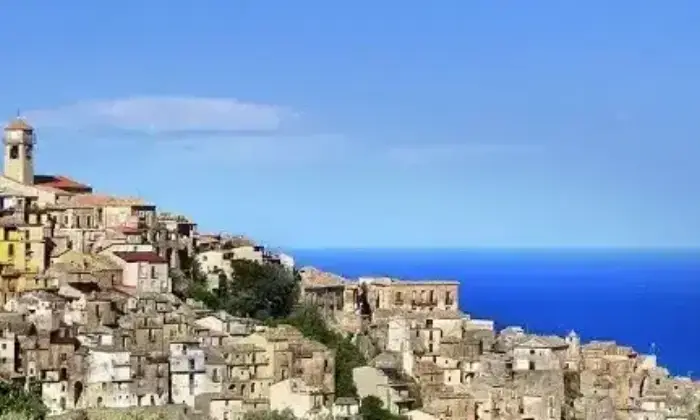 Rexer-Badolato-Vendita-palazzina-ristrutturata-Terrazzo