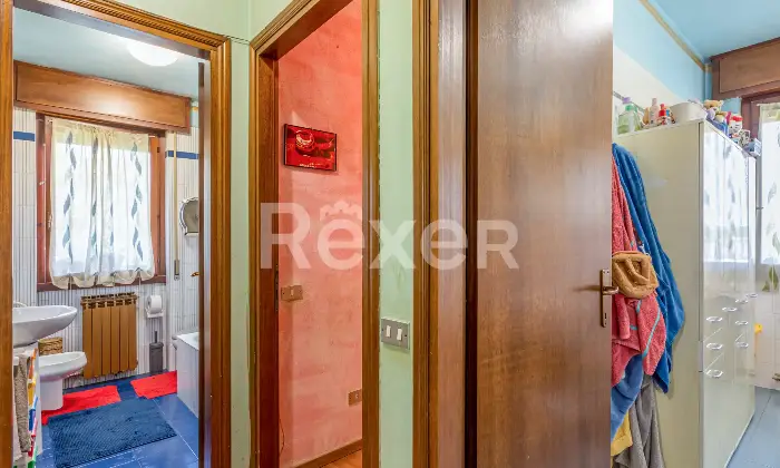 Rexer-Osio-Sotto-TRILOCALE-ULTIMO-PIANO-CON-BOX-E-LOCALE-DEPOSTITO-Altro