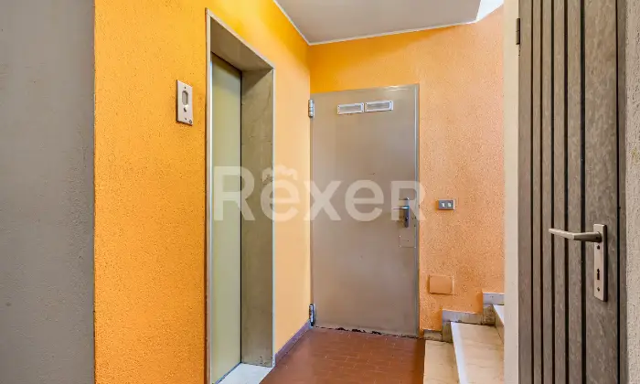 Rexer-Osio-Sotto-TRILOCALE-ULTIMO-PIANO-CON-BOX-E-LOCALE-DEPOSTITO-Altro