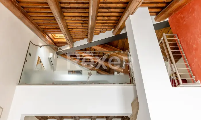 Rexer-Rovigo-Affascinante-appartamento-con-soppalco-e-camino-in-contesto-esclusivo-Altro