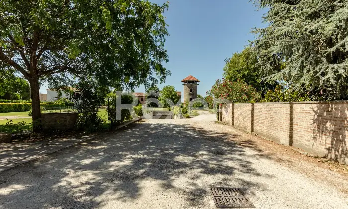 Rexer-Rovigo-Affascinante-appartamento-con-soppalco-e-camino-in-contesto-esclusivo-Altro