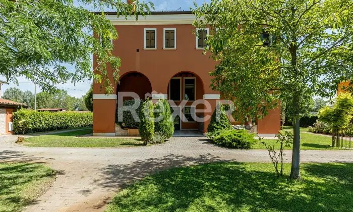 Rexer-Rovigo-Affascinante-appartamento-con-soppalco-e-camino-in-contesto-esclusivo-Altro