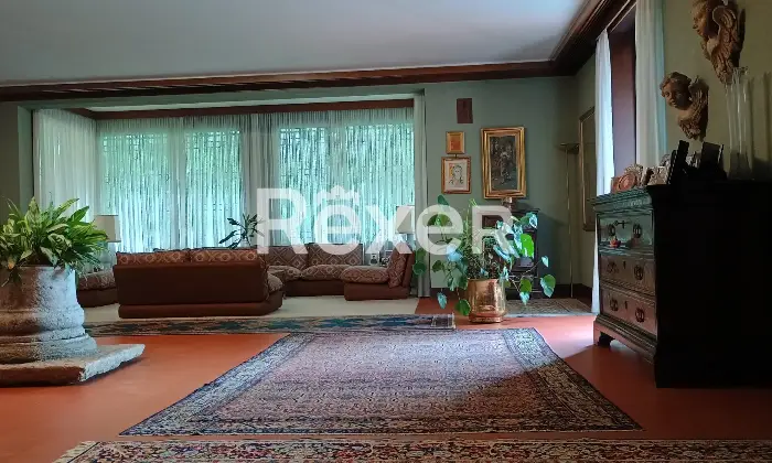 Rexer-Gallarate-Villa-singola-con-piscina-interna-sala-cinema-e-grande-giardino-Altro