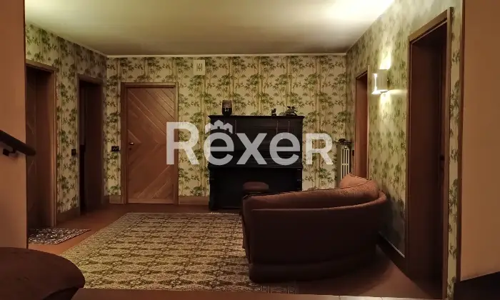Rexer-Gallarate-Villa-singola-con-piscina-interna-sala-cinema-e-grande-giardino-Altro