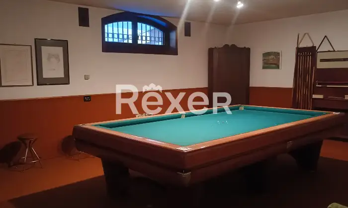 Rexer-Gallarate-Villa-singola-con-piscina-interna-sala-cinema-e-grande-giardino-Altro