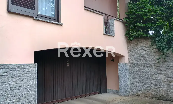 Rexer-Gallarate-Villa-singola-con-piscina-interna-sala-cinema-e-grande-giardino-Altro