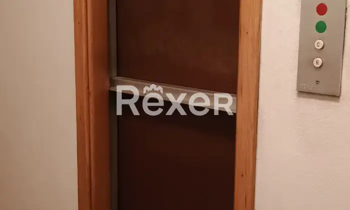 Rexer-Gallarate-Villa-singola-con-piscina-interna-sala-cinema-e-grande-giardino-Altro