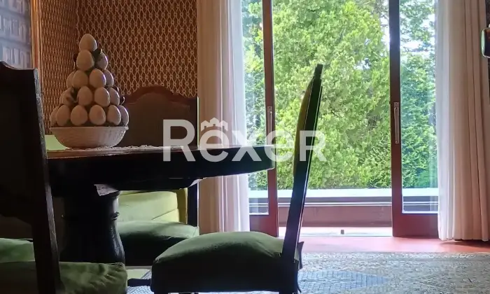 Rexer-Gallarate-Villa-singola-con-piscina-interna-sala-cinema-e-grande-giardino-Altro