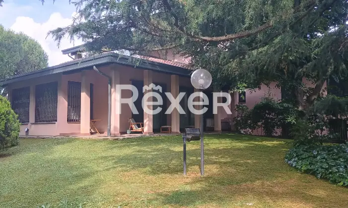 Rexer-Gallarate-Villa-singola-con-piscina-interna-sala-cinema-e-grande-giardino-Altro