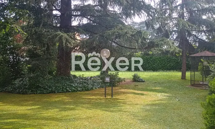 Rexer-Gallarate-Villa-singola-con-piscina-interna-sala-cinema-e-grande-giardino-Altro