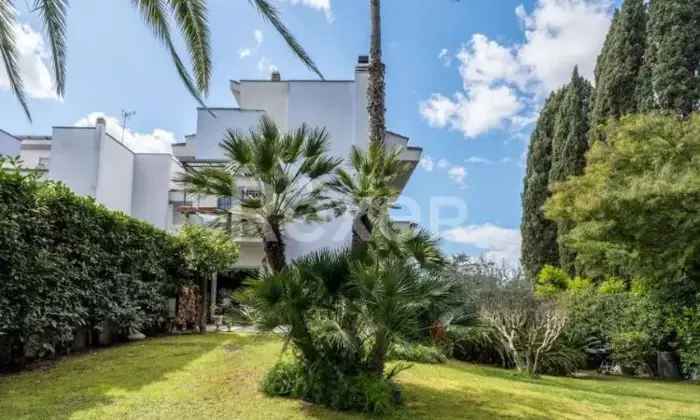 Rexer-Roma-ELEGANTE-VILLINO-CON-FINITURE-DI-PREGIO-SU-PI-LIVELLI-CON-GIARDINO-Altro