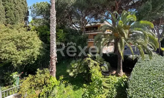 Rexer-Roma-ELEGANTE-VILLINO-CON-FINITURE-DI-PREGIO-SU-PI-LIVELLI-CON-GIARDINO-Altro