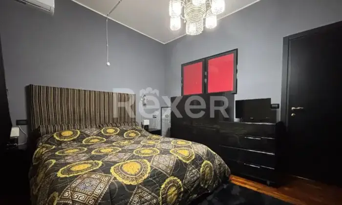 Rexer-Roma-ELEGANTE-VILLINO-CON-FINITURE-DI-PREGIO-SU-PI-LIVELLI-CON-GIARDINO-Altro