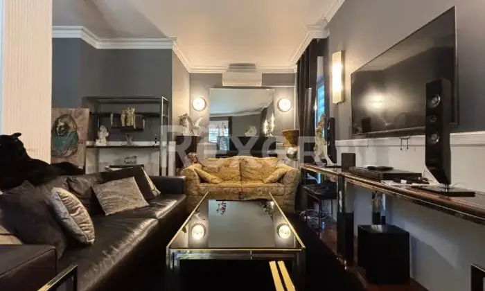 Rexer-Roma-ELEGANTE-VILLINO-CON-FINITURE-DI-PREGIO-SU-PI-LIVELLI-CON-GIARDINO-Altro
