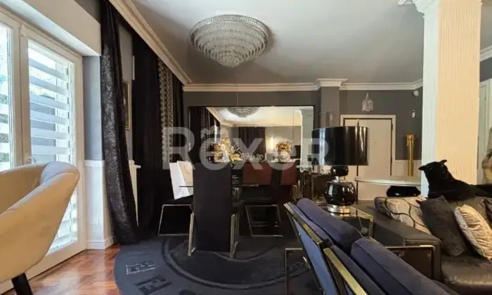 Rexer-Roma-ELEGANTE-VILLINO-CON-FINITURE-DI-PREGIO-SU-PI-LIVELLI-CON-GIARDINO-Altro