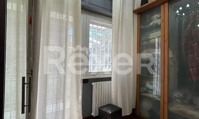 Rexer-Roma-ELEGANTE-VILLINO-CON-FINITURE-DI-PREGIO-SU-PI-LIVELLI-CON-GIARDINO-Altro