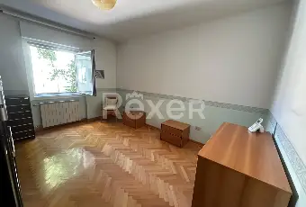 Rexer-Trieste-Accogliente-Trilocale-con-balcone-verandato-Altro