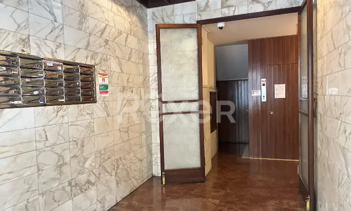 Rexer-Trieste-Accogliente-Trilocale-con-balcone-verandato-Altro
