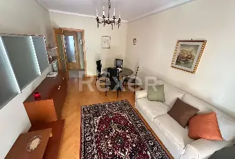 Rexer-Trieste-Accogliente-Trilocale-con-balcone-verandato-Altro
