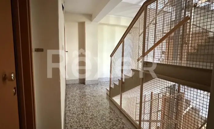 Rexer-Trieste-Accogliente-Trilocale-con-balcone-verandato-Altro