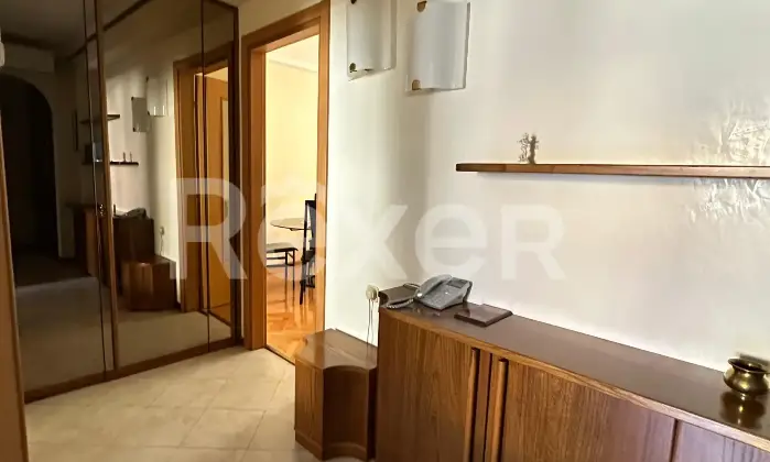 Rexer-Trieste-Accogliente-Trilocale-con-balcone-verandato-Altro
