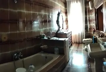 Rexer-Airola-Privato-vende-fabbricato-indipendente-e-residenziale-Bagno