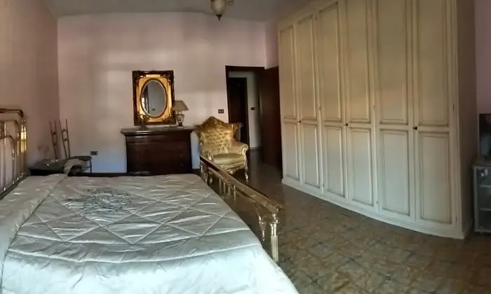 Rexer-Airola-Privato-vende-fabbricato-indipendente-e-residenziale-CameraDaLetto