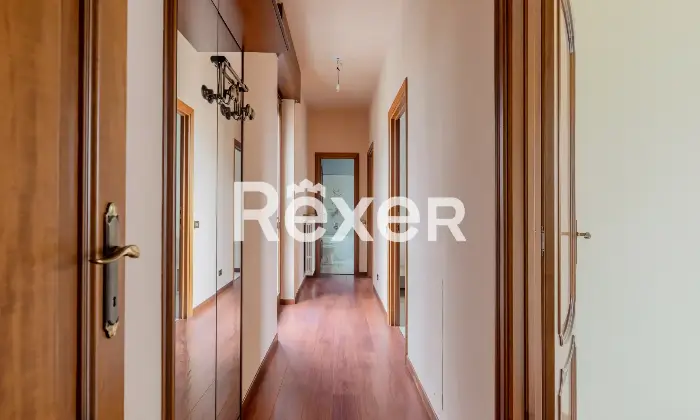 Rexer-Bollate-Soluzione-Indipendente-in-Prossimit-del-Centro-Altro