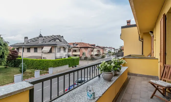 Rexer-Biassono-Appartamento-su-due-livelli-con-terrazzo-cantina-e-box-doppio-Altro