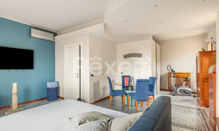 Rexer-Biassono-Appartamento-su-due-livelli-con-terrazzo-cantina-e-box-doppio-Altro