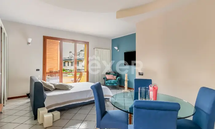 Rexer-Biassono-Appartamento-su-due-livelli-con-terrazzo-cantina-e-box-doppio-Altro