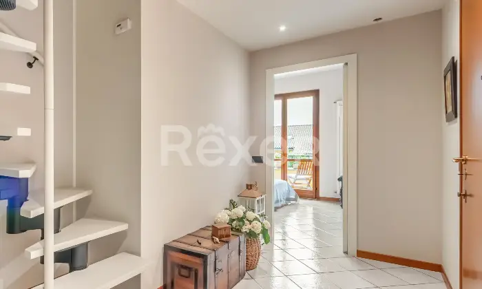 Rexer-Biassono-Appartamento-su-due-livelli-con-terrazzo-cantina-e-box-doppio-Altro