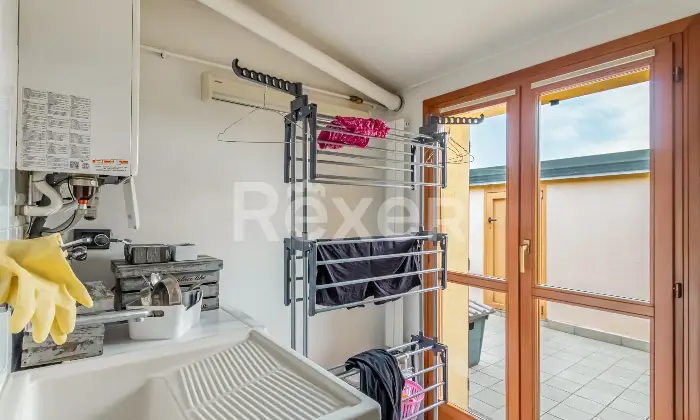 Rexer-Biassono-Appartamento-su-due-livelli-con-terrazzo-cantina-e-box-doppio-Altro