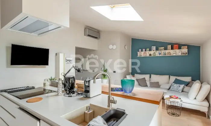 Rexer-Biassono-Appartamento-su-due-livelli-con-terrazzo-cantina-e-box-doppio-Altro