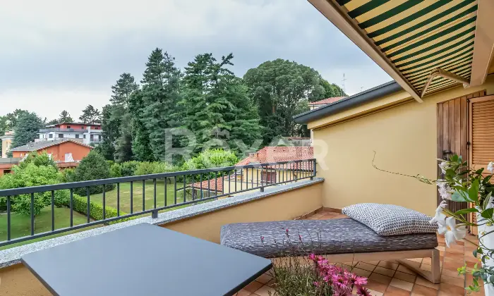Rexer-Biassono-Appartamento-su-due-livelli-con-terrazzo-cantina-e-box-doppio-Altro