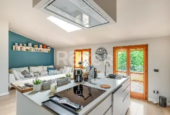 Rexer-Biassono-Appartamento-su-due-livelli-con-terrazzo-cantina-e-box-doppio-Altro