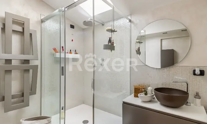 Rexer-Biassono-Appartamento-su-due-livelli-con-terrazzo-cantina-e-box-doppio-Altro