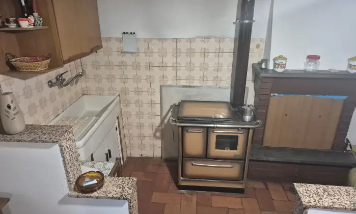Rexer-Scheggia-e-Pascelupo-Vendesi-immobile-su-tre-livelli-Localit-Campitello-Scheggia-e-Pascelupo-PG-Altro