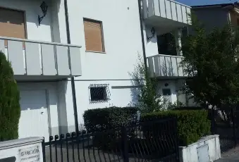 Rexer-Petriano-Casa-indipendente-libera-su-lati-con-giardino-Altro