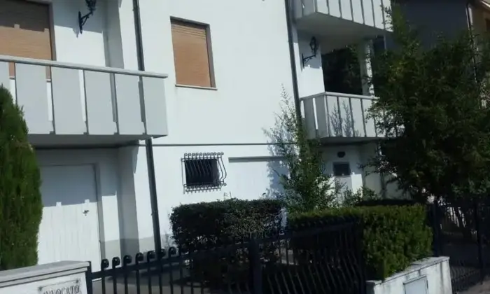 Rexer-Petriano-Casa-indipendente-libera-su-lati-con-giardino-Altro