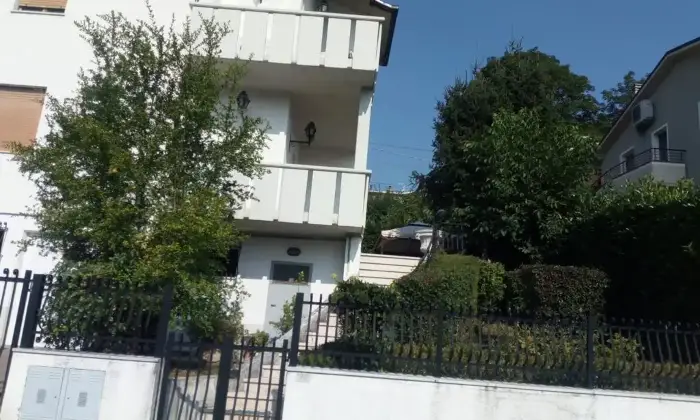Rexer-Petriano-Casa-indipendente-libera-su-lati-con-giardino-Altro