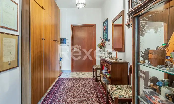 Rexer-Garbagnate-Milanese-Tre-locali-con-cucina-abitabile-ultimo-piano-Altro