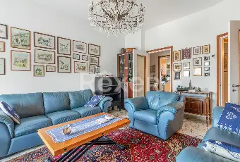 Rexer-Garbagnate-Milanese-Tre-locali-con-cucina-abitabile-ultimo-piano-Altro