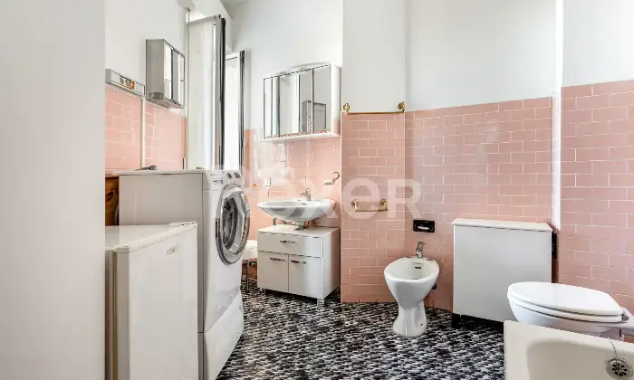 Rexer-Garbagnate-Milanese-Tre-locali-con-cucina-abitabile-ultimo-piano-Altro