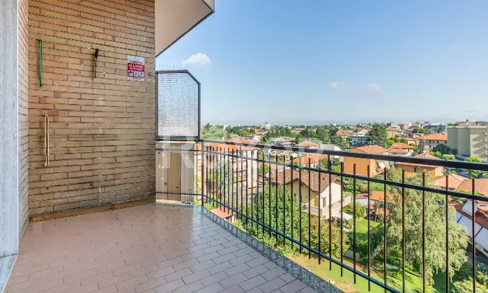 Rexer-Garbagnate-Milanese-Tre-locali-con-cucina-abitabile-ultimo-piano-Altro