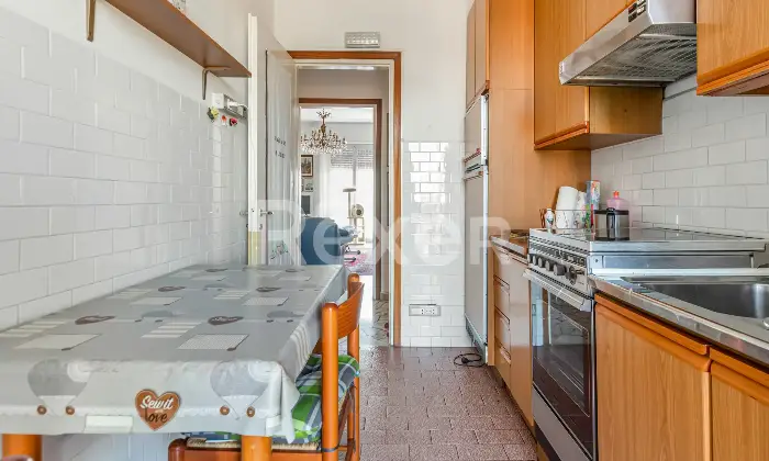 Rexer-Garbagnate-Milanese-Tre-locali-con-cucina-abitabile-ultimo-piano-Altro