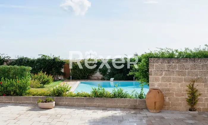 Rexer-Carovigno-Masseria-con-corte-interna-ed-esterna-e-piscina-Altro
