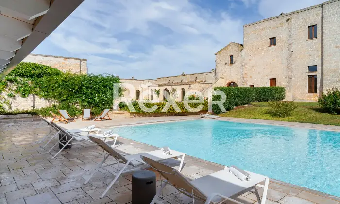 Rexer-Carovigno-Masseria-con-corte-interna-ed-esterna-e-piscina-Altro