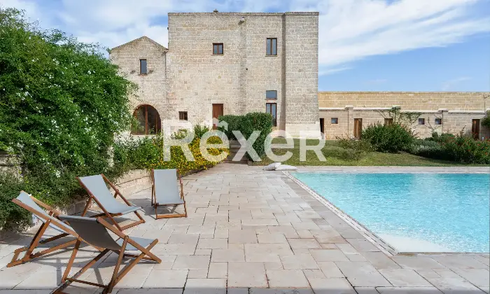 Rexer-Carovigno-Masseria-con-corte-interna-ed-esterna-e-piscina-Altro