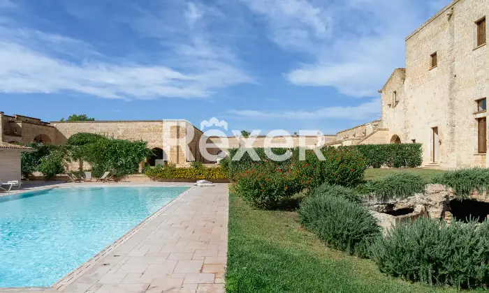 Rexer-Carovigno-Masseria-con-corte-interna-ed-esterna-e-piscina-Altro